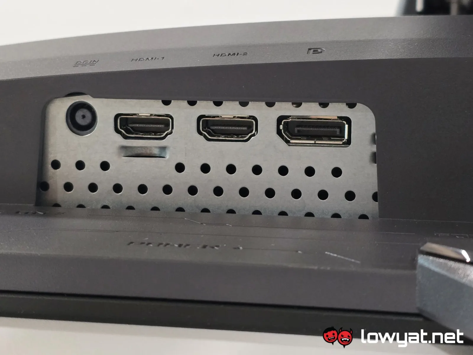 Asus ROG Swift OLED PG32UCDP — photo 9 of 9
