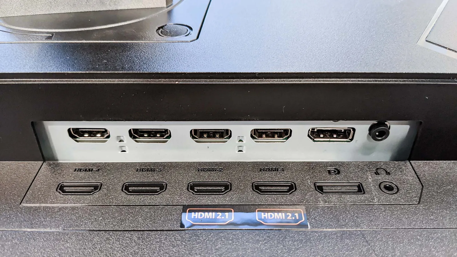 ASUS TUF Gaming VG28UQL1A photo 5