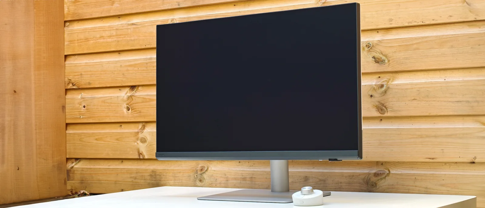 Manually selected in dashboard BenQ PD2730S — Build & Design