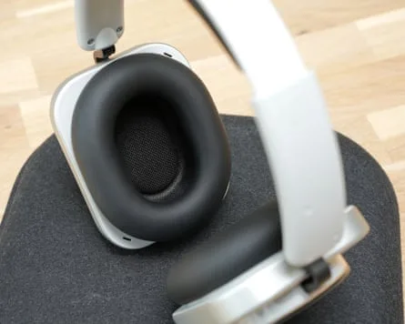 Nothing Headphone (1) — photo 7 of 9