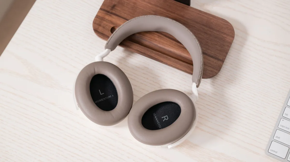 Sennheiser Momentum 4 photo 2