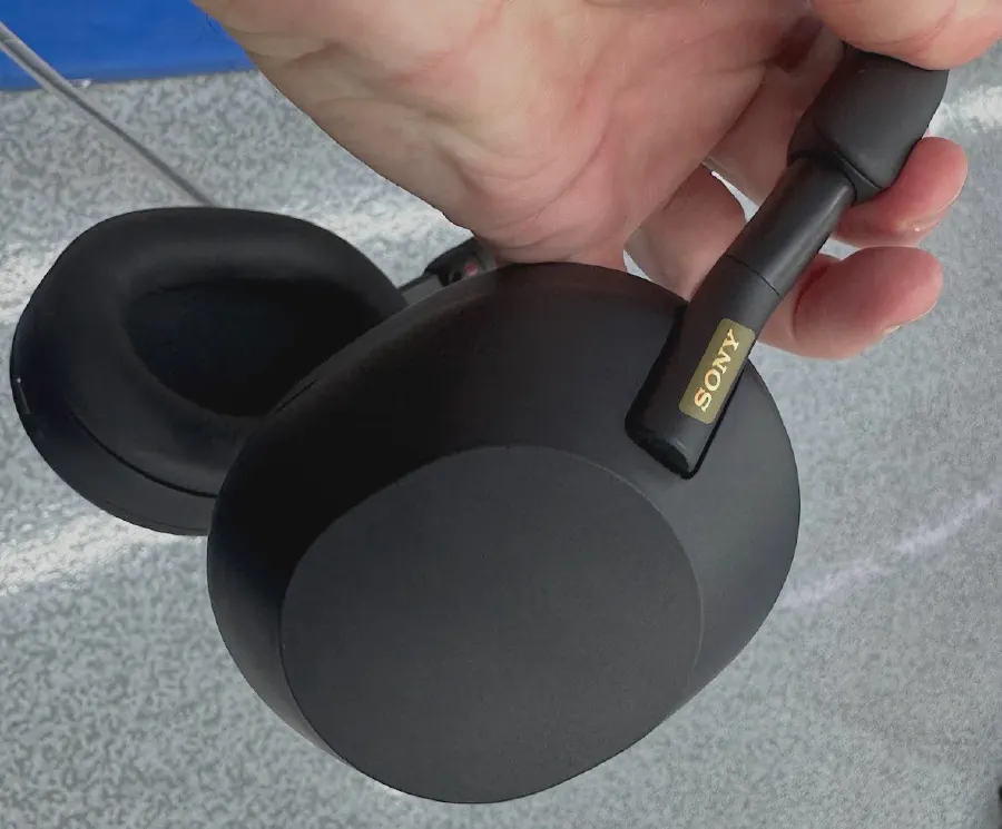 Sony WH-1000XM5 Review: 87/100 — Travel-Ready Noise-Cancellers