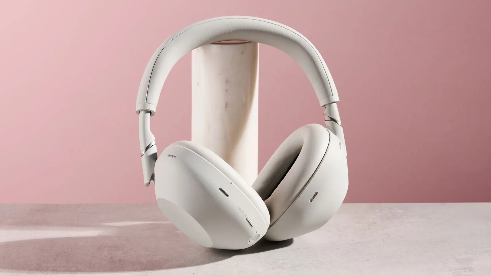 Sony WH-1000XM6 Review: 91/100 — Top-Rated Travel Companion